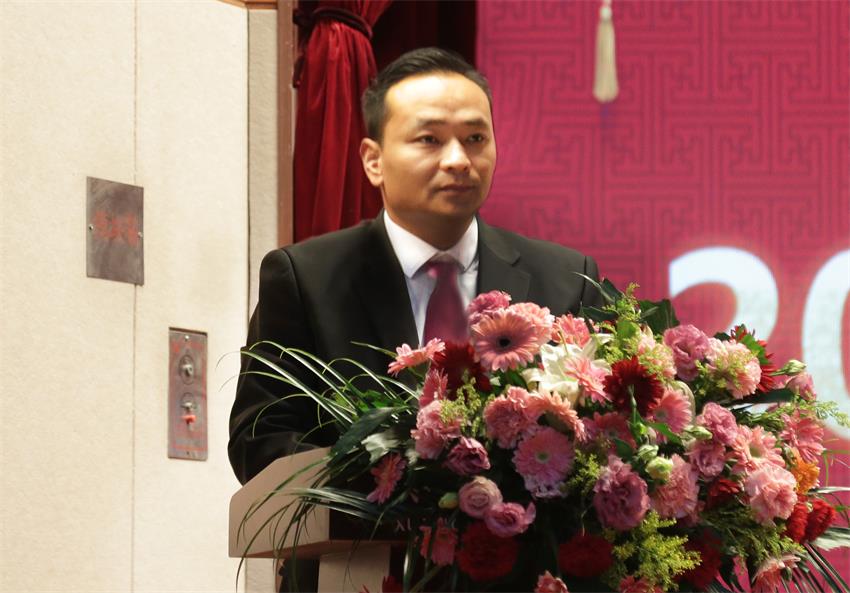 集团副总、纪委副书记张成彪同志作AK网“关于2018年违纪违规及重大事故责任单位的通报及处理决定”