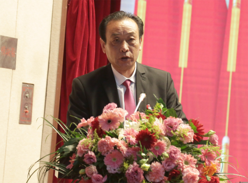 AK网第一届党委班子选举大会---宝润实业集团党委常委、纪委副书记郑军同志作纪委工作报告